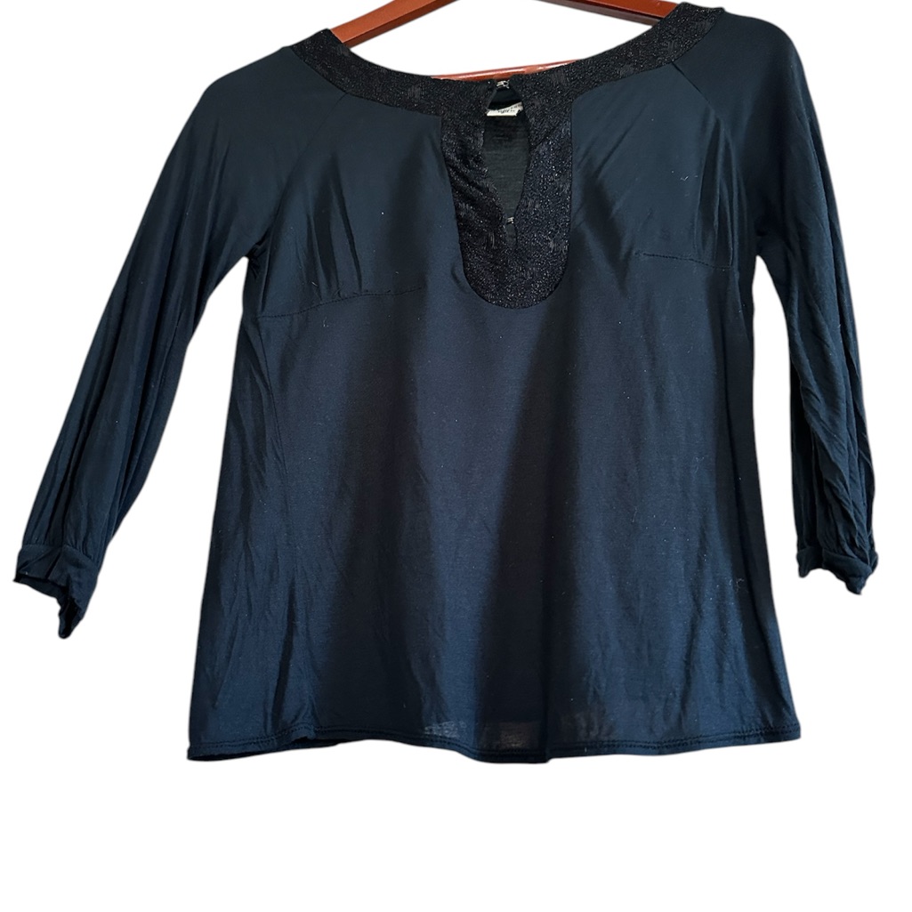 Diane Von Furstenberg Black Keyhole 3/4 Sleeve Top